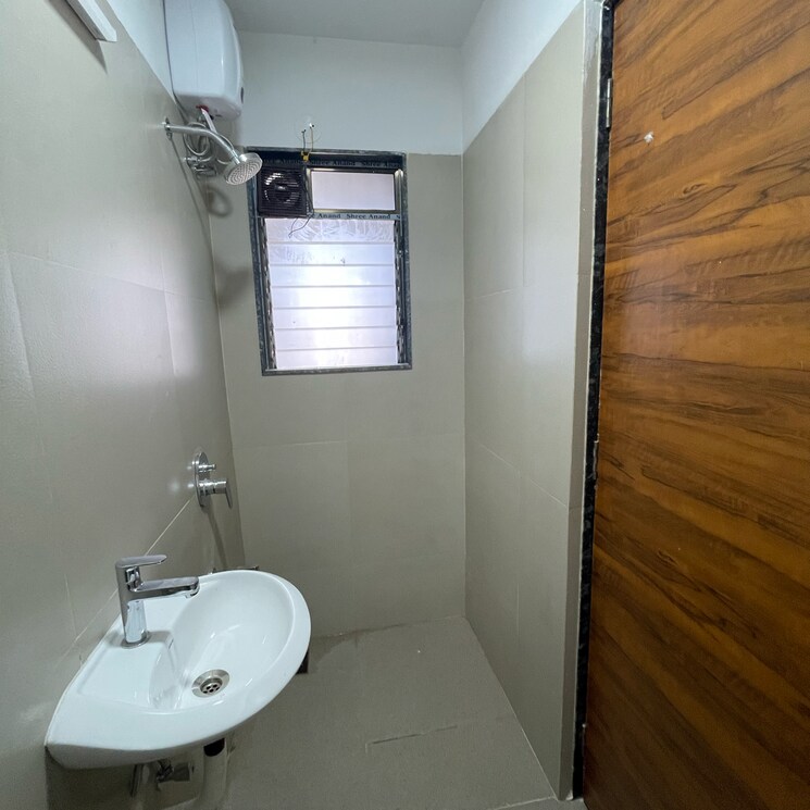 Bathroom, je-and-vee-om-trimurti 3 Bedroom 941 Sq.Ft. Apartment In Dindoshi Mumbai 8682864