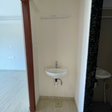 Bathroom in 3 BHK Apartment at Je And Vee Om Trimurti, Dindoshi – for Rent