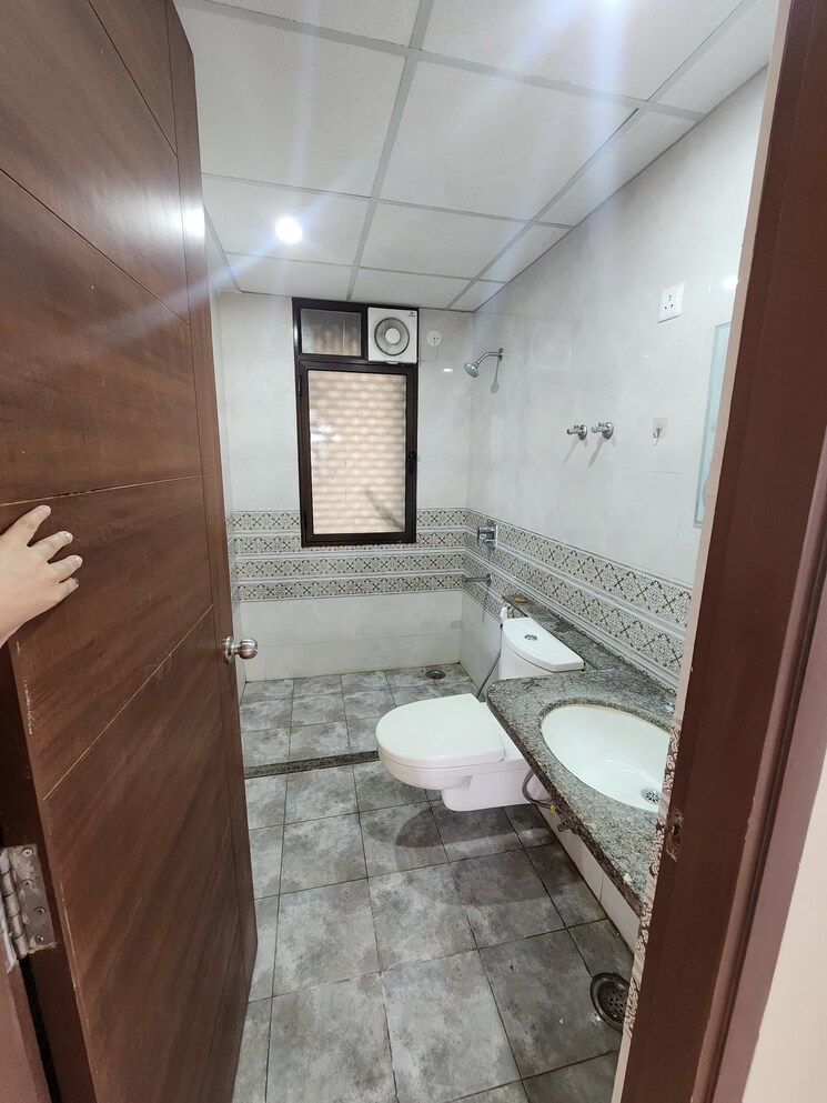 Bathroom, akshat-anugrah 3 Bedroom 2150 Sq.Ft. Apartment In Bapu Nagar Jaipur 8682901