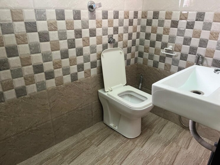 Bathroom, yogi-hills 2 Bedroom 750 Sq.Ft. Apartment In Mulund West Mumbai 8682956