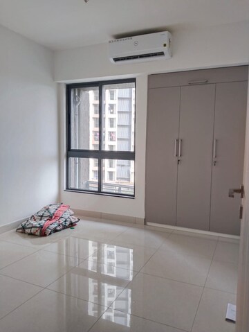 Room in 1 BHK Apartment at Godrej City, Poyanje – for Rent