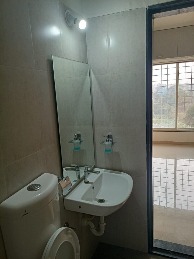 Bathroom, mantra-29-gold-coast 2 Bedroom 750 Sq.Ft. Apartment In Tingre Nagar Pune 8683014