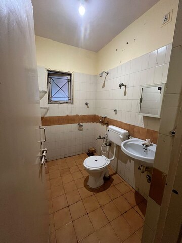 Bathroom in 2 BHK Apartment at Alexandria Apartments, Richmond Town – for Sale