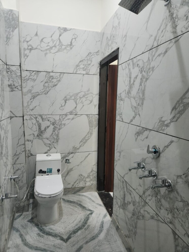 Bathroom, amehra adipur 4 Bedroom 62 Sq.Yd. Independent House In Amehra Adipur Meerut 8683043