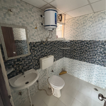 Bathroom in 2 BHK Apartment at Signature Global Signum 71, Sector 73 – for Rent
