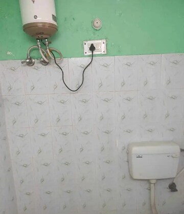 Bathroom in 1 BHK Independent House at Aliganj – for Rent