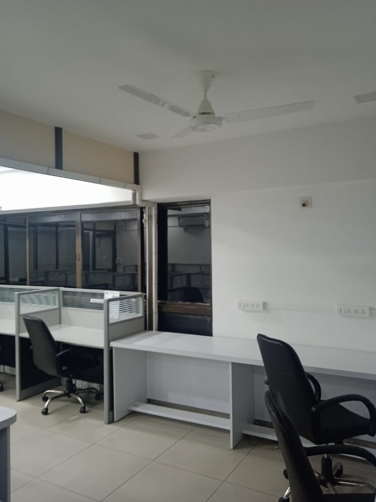 Team Area, sola road Commercial Office Space 1653 Sq.Ft. In Sola Road Ahmedabad 8683147