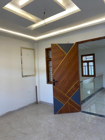 Room in 3 BHK Independent House at Rai Enclave, Deva Road – for Sale