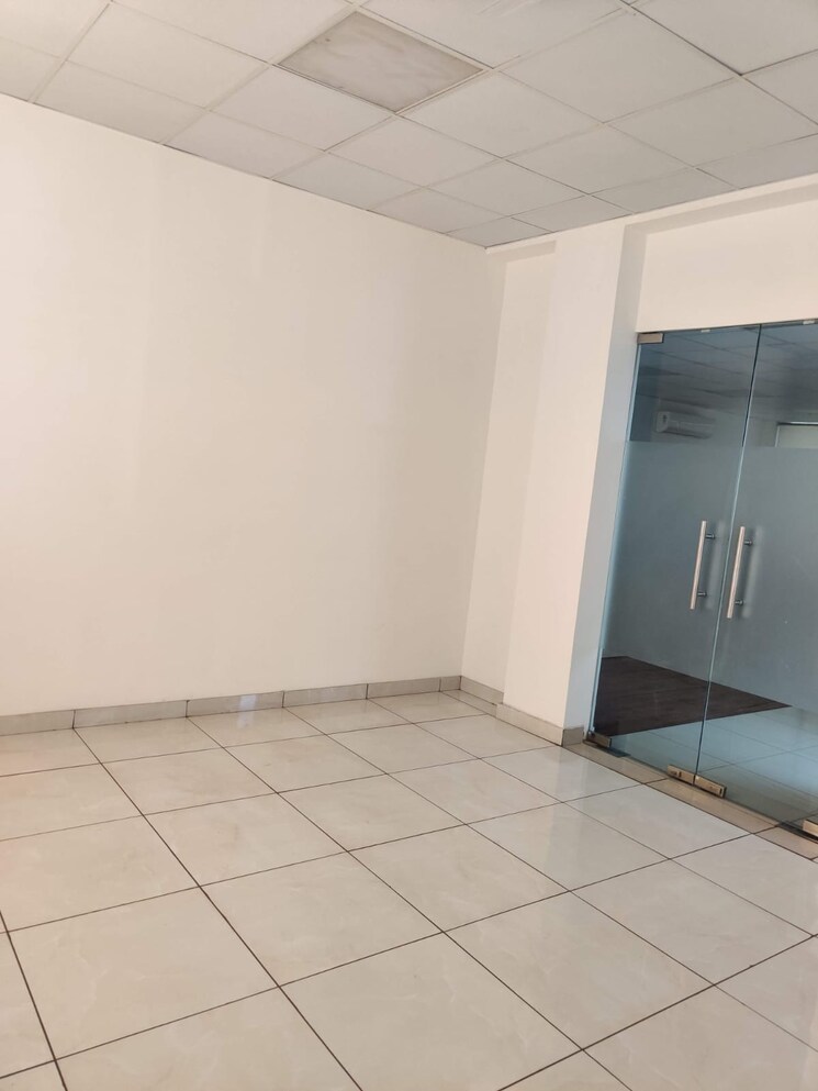 undefined, sector 60 Commercial Office Space 2800 Sq.Ft. In Sector 60 Noida 8683165