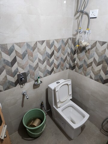 Bathroom in 1 RK Apartment at RWA Qutab Enclave, Katwaria Sarai – for Rent