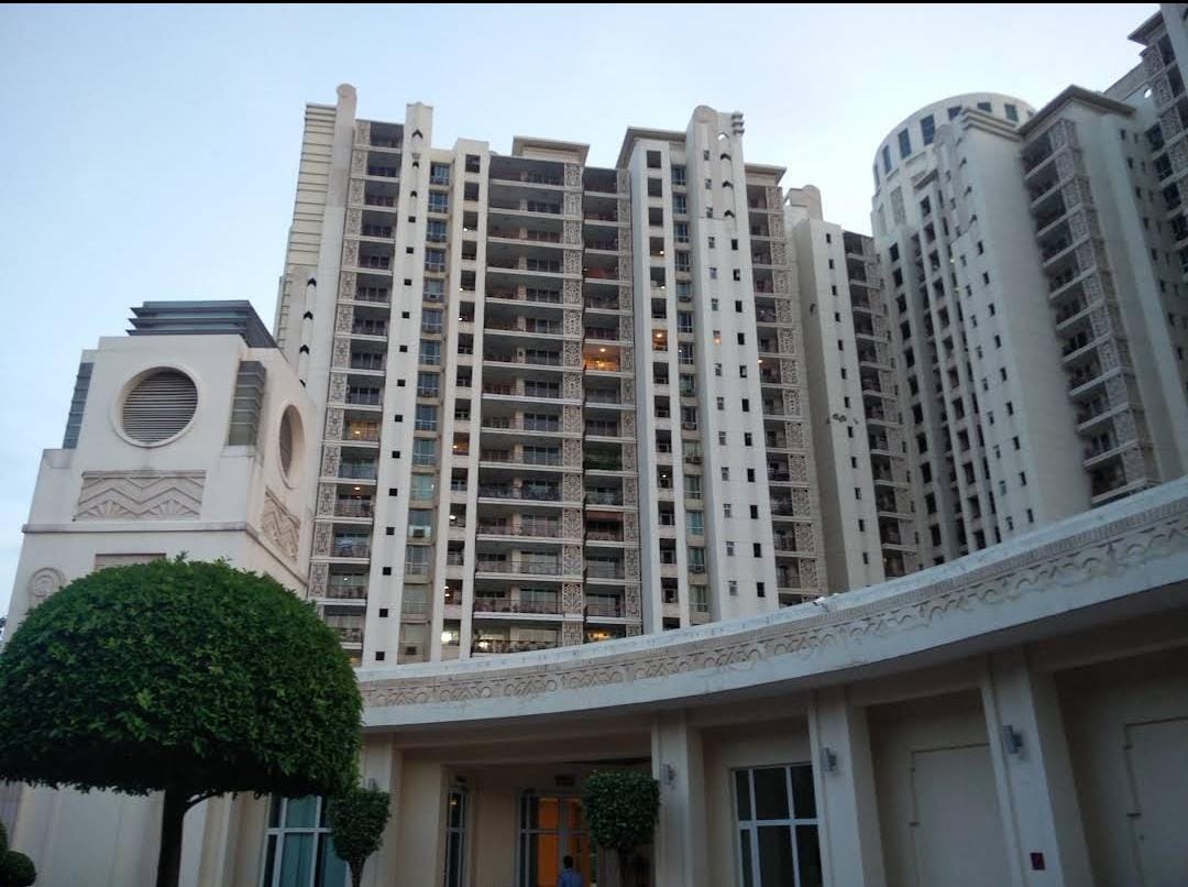 4 BHK + Servant Room Apartment For Rent in DLF The Summit