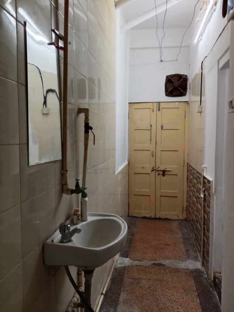 Bathroom, mont-blanc-mahim 1 Bedroom 400 Sq.Ft. Apartment In Mahim Mumbai 8683356