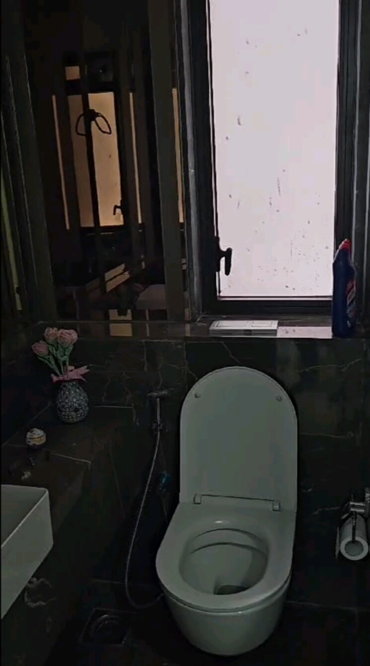 Bathroom, lodha-marquise 4 Bedroom 1500 Sq.Ft. Apartment In Worli Mumbai 8683374