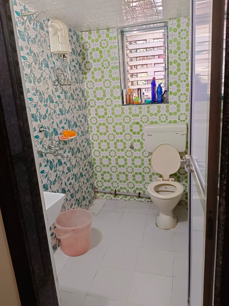 Bathroom, santacruz west 2 Bedroom 750 Sq.Ft. Apartment In Santacruz West Mumbai 8683394