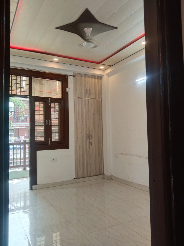 Room, shakti khand 3 Bedroom 1200 Sq.Ft. Builder Floor In Shakti Khand Ghaziabad 8683420