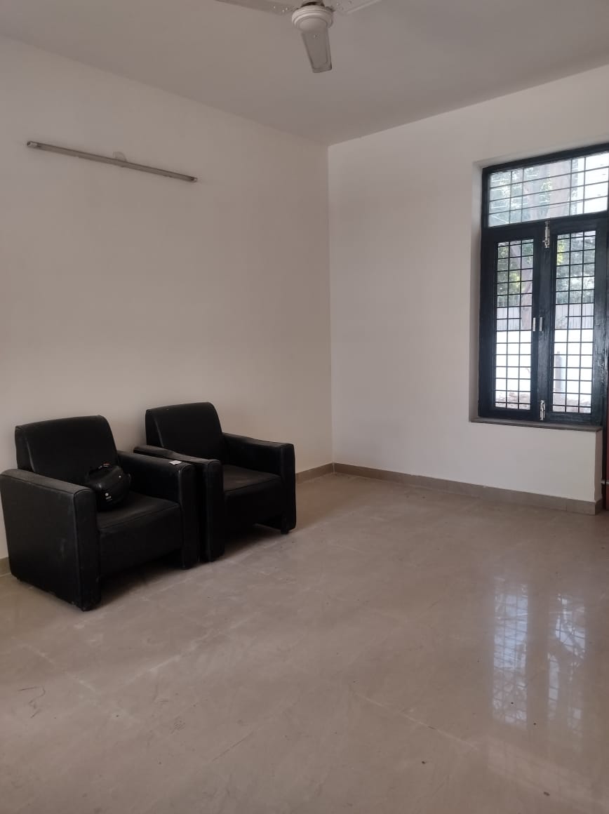 3 BHK Builder Floor For Rent in BPTP Amstoria