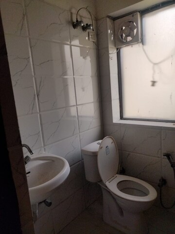Bathroom in 3 BHK Builder Floor at BPTP Amstoria, Sector 102 – for Rent