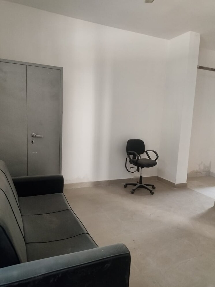 Bathroom, bptp-amstoria 3 Bedroom 2200 Sq.Ft. Builder Floor In Sector 102 Gurgaon 8683404