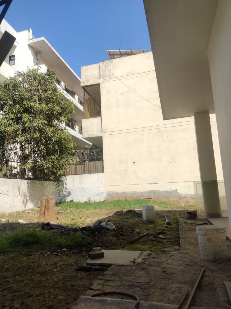 Exterior View, bptp-amstoria 3 Bedroom 2200 Sq.Ft. Builder Floor In Sector 102 Gurgaon 8683404