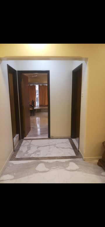 Room in 3 BHK Apartment at Cuffe Parade – for Sale