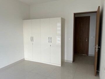 Room in 4 BHK Apartment at SNN Clermont, Hebbal – for Sale