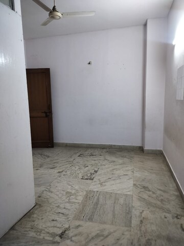 Room in 1 RK Apartment at RWA Qutab Enclave, Katwaria Sarai – for Rent