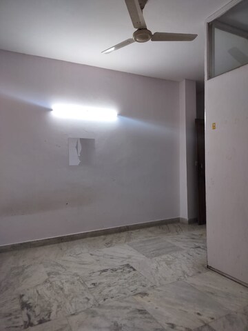 1 RK Apartment For Rent in RWA Qutab Enclave, Katwaria Sarai