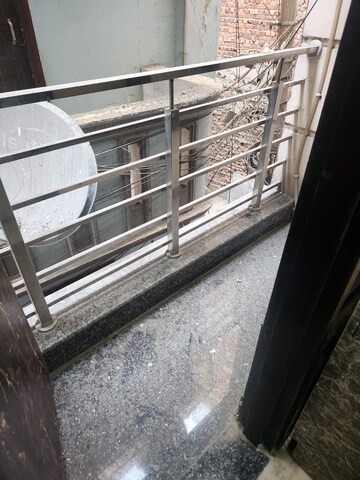 Balcony in Studio Apartment at RWA Qutab Enclave, Katwaria Sarai – for Rent