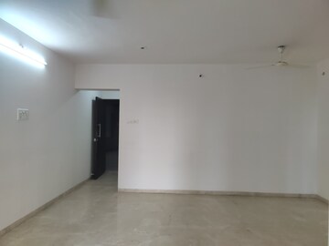 Room in 2 BHK Apartment at Dosti Imperia Phase I, Ghodbunder Road – for Rent