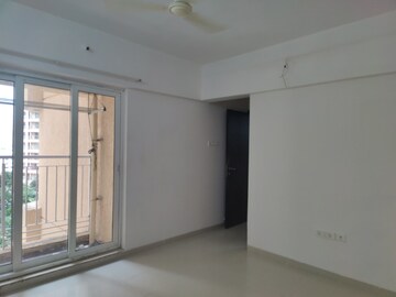 Room in 2 BHK Apartment at Dosti Imperia Phase I, Ghodbunder Road – for Rent