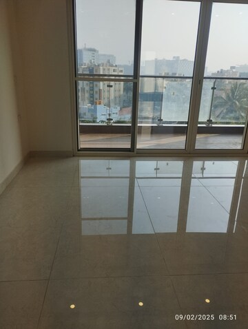 Room in 4 BHK Apartment at SNN Clermont, Hebbal – for Sale