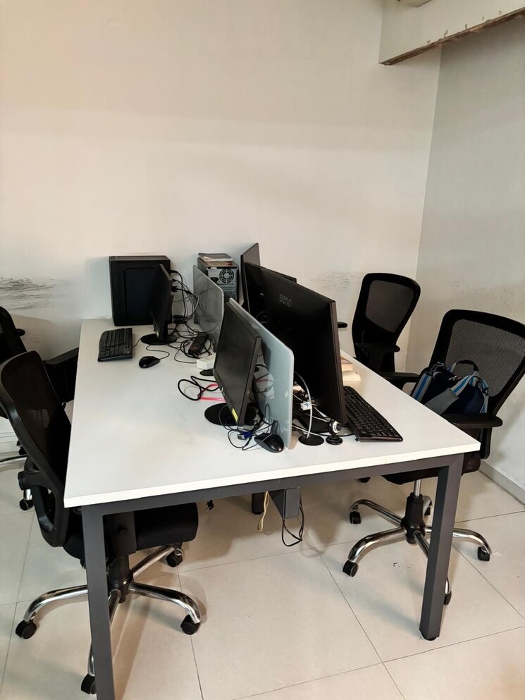 Team Area, science city Commercial Office Space 1035 Sq.Ft. In Science City Ahmedabad 8683506