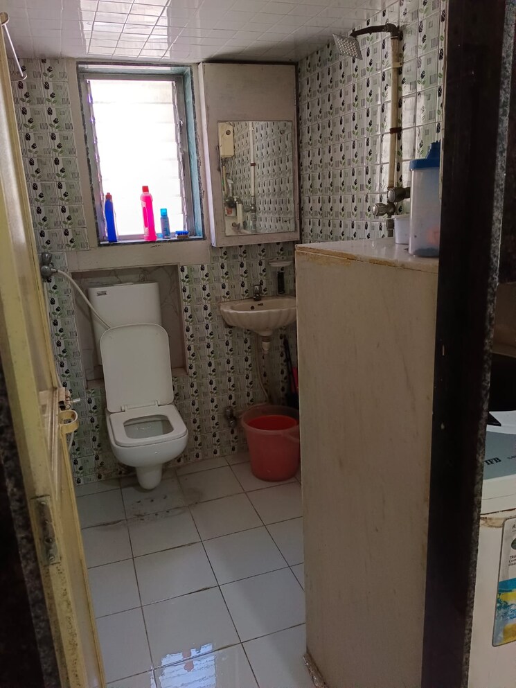 Bathroom, santacruz west 2 Bedroom 765 Sq.Ft. Apartment In Santacruz West Mumbai 8683519