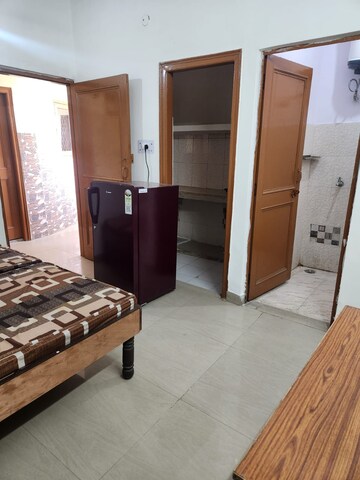 Bedroom in Studio Apartment at RWA Qutab Enclave, Katwaria Sarai – for Rent