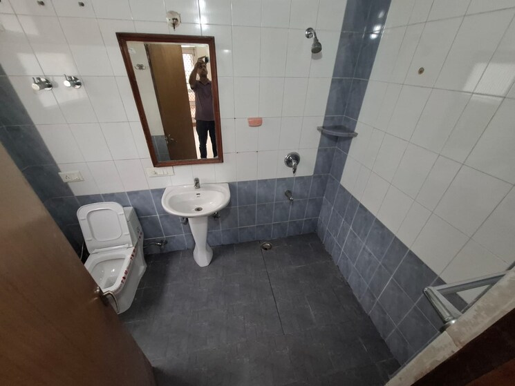Bathroom, vip road 2 Bedroom 1292 Sq.Ft. Apartment In Vip Road Zirakpur 8683525