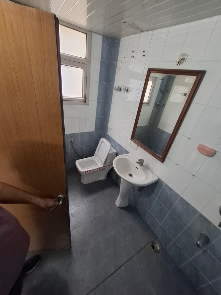 Attached Bathroom, vip road 2 Bedroom 1292 Sq.Ft. Apartment In Vip Road Zirakpur 8683525