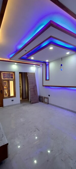 Room in 4 BHK Builder Floor at Ashoka Enclave Faridabad, Sector 34 – for Sale