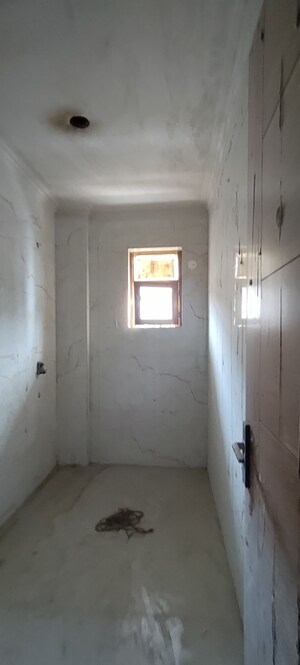 Building Lobby in 4 BHK Builder Floor at Ashoka Enclave Faridabad, Sector 34 – for Sale