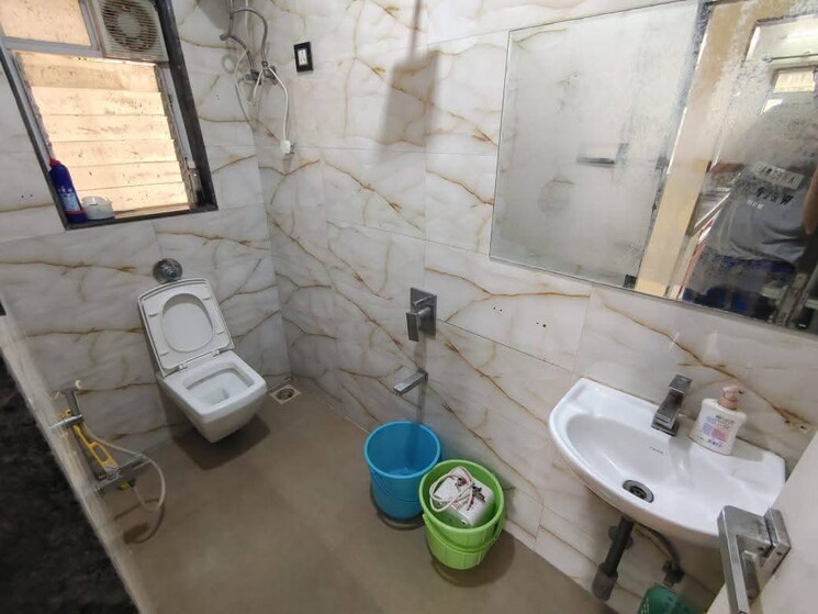 Attached Bathroom, azad nagar 1 Bedroom 450 Sq.Ft. Apartment In Azad Nagar Mumbai 8683568