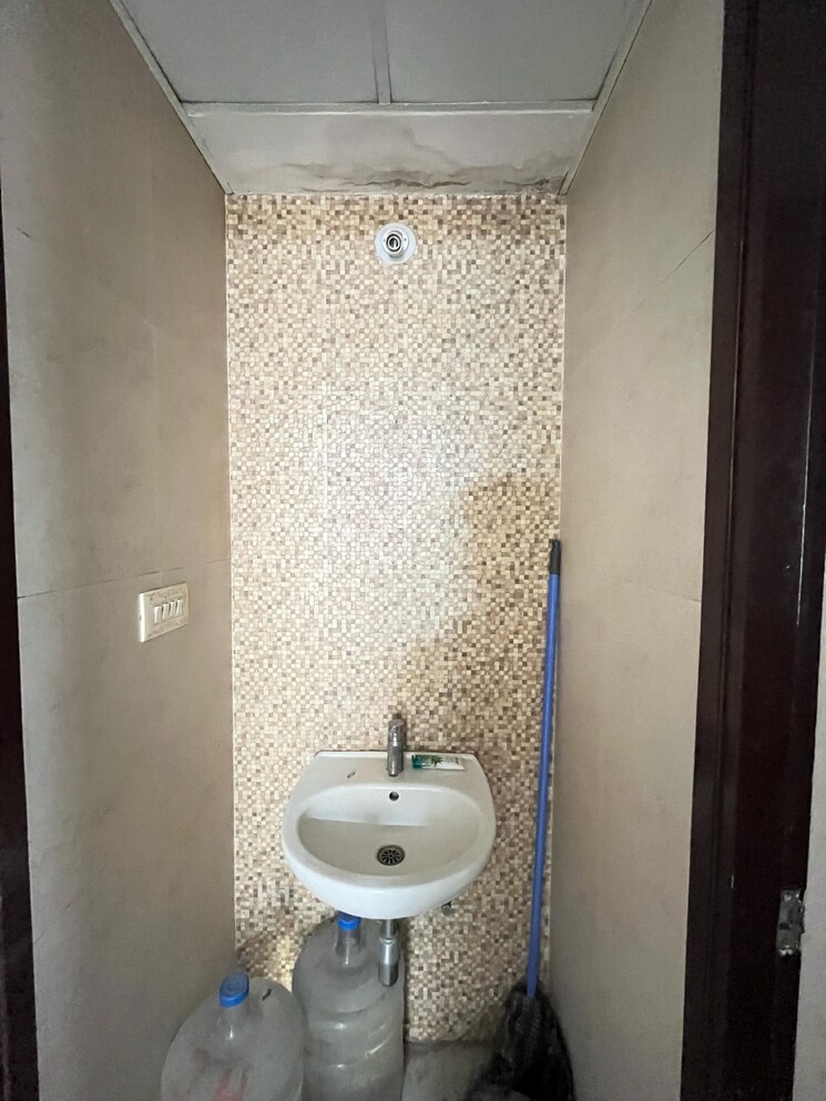 Bathroom, lodha-casa-bella 1 Bedroom 585 Sq.Ft. Apartment In Dombivli East Thane 8683623