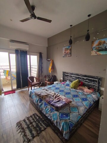 1 BHK Apartment For Rent in Paramount Golfforeste Villas, Zeta I Greater Noida