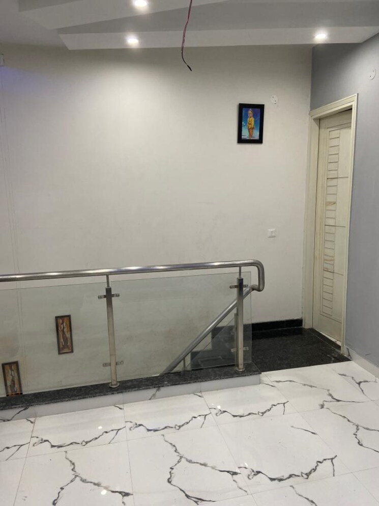 undefined, aerocity 6 Bedroom 4500 Sq.Ft. Independent House In Aerocity Mohali 8683684