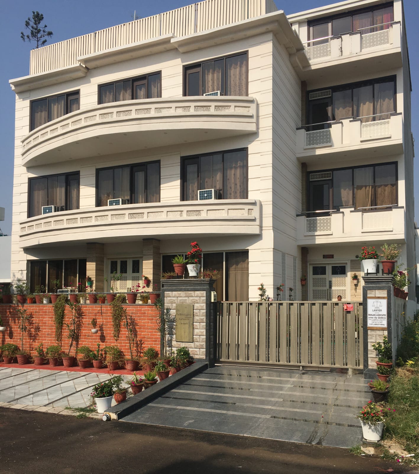 6 BHK + Extra Room Independent House For Sale in Aerocity