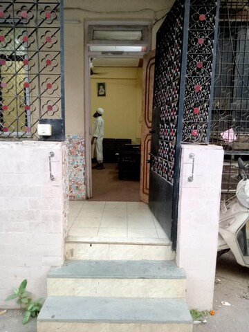 1 BHK Apartment – Exterior View View at Navjivan Colony, Mahim - for Rent