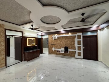Bedroom in 3 BHK Builder Floor at Mansarovar Extension – for Rent