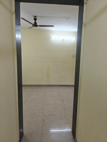 Room in 3 BHK Apartment at Kumar Sophronia, Kalyani Nagar – for Rent