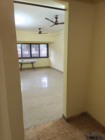 Room in 3 BHK Apartment at Kumar Sophronia, Kalyani Nagar – for Rent