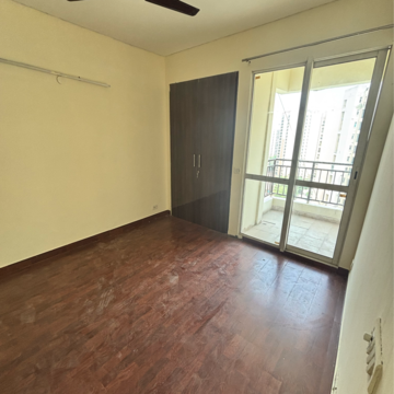 Room in 2 BHK Apartment at Jaypee Greens Kosmos, Sector 134 – for Sale