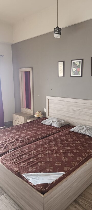 1 RK Apartment For Rent in Paramount Golfforeste Villas, Zeta I Greater Noida