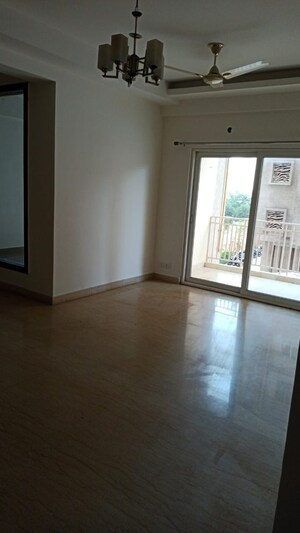 Room in 3 BHK Apartment at Aims Golf City, Sector 75 – for Sale